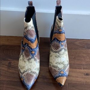 Booties size 40 (NEW)